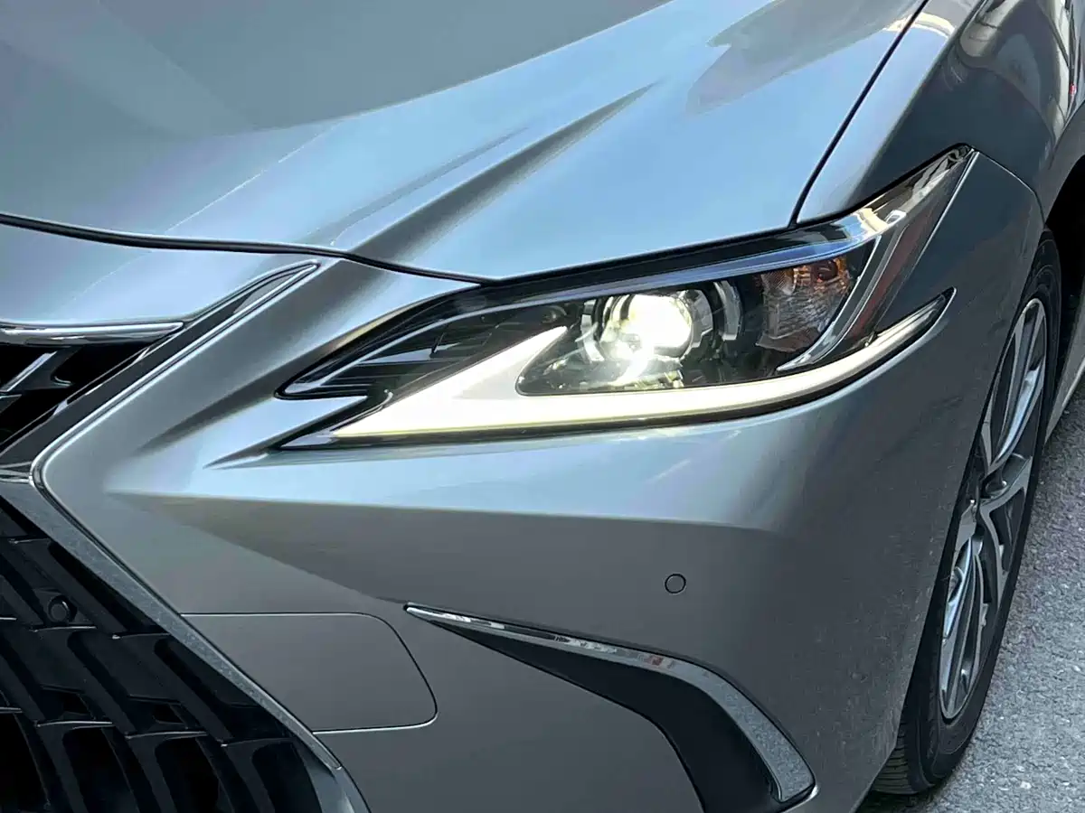 Lexus ES 2023 260 Excellence фото 3