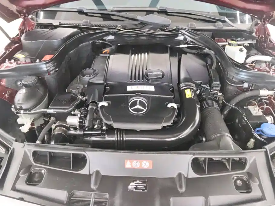 Photo 18 - Mercedes-Benz C-Class