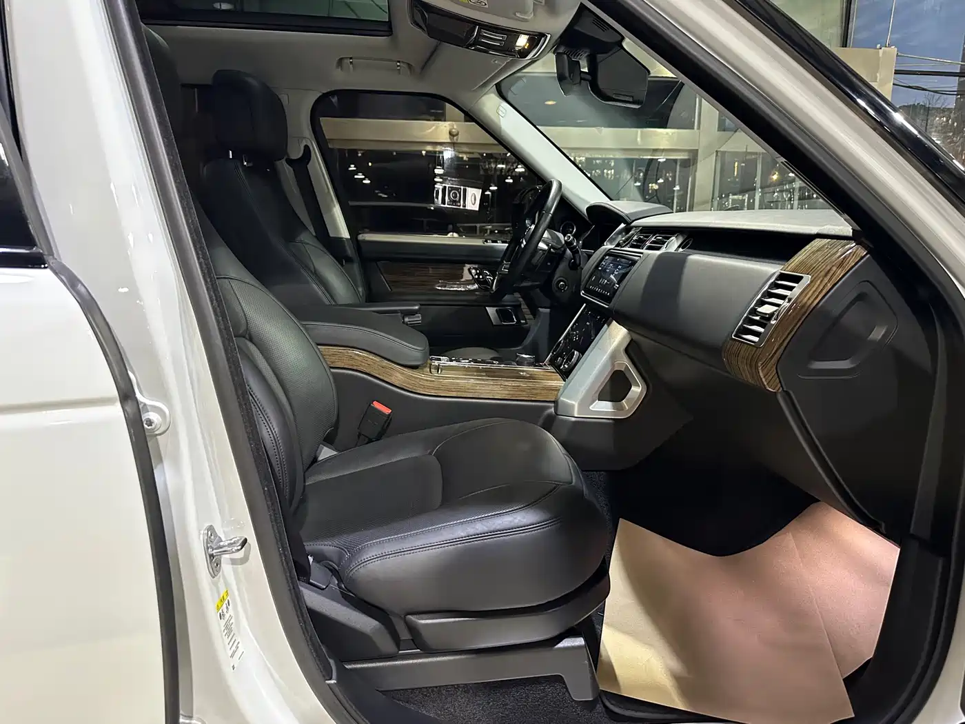Land Rover Range Rover 2019 3.0 SCV6 Heritage Edition фото 13