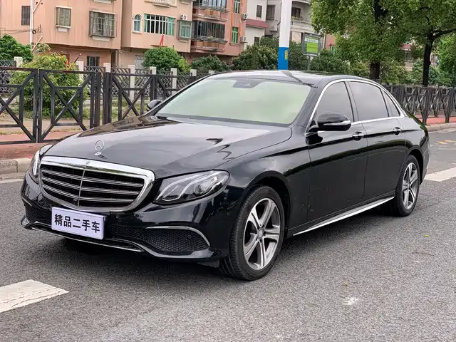 MERCEDES-BENZ E CLASS