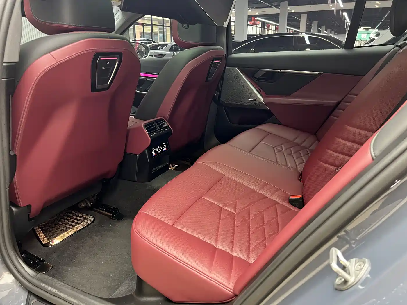 BMW i5 2024 eDrive 35L Premium Luxury Package фото 16