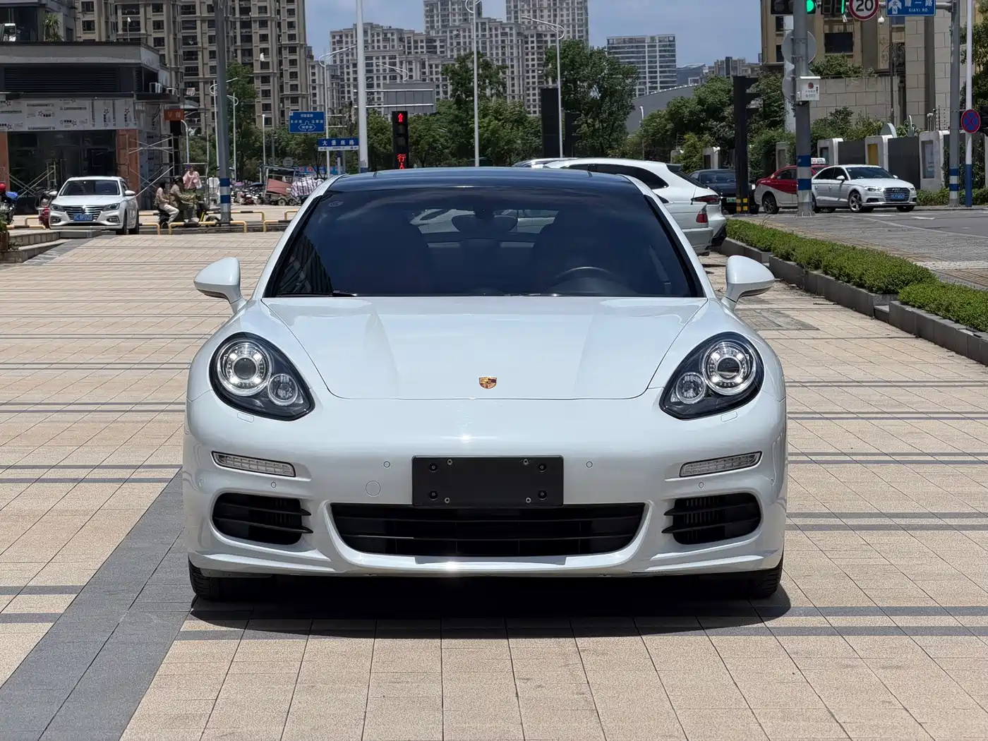 Porsche Panamera 2016 Panamera Edition 3.0T фото 2