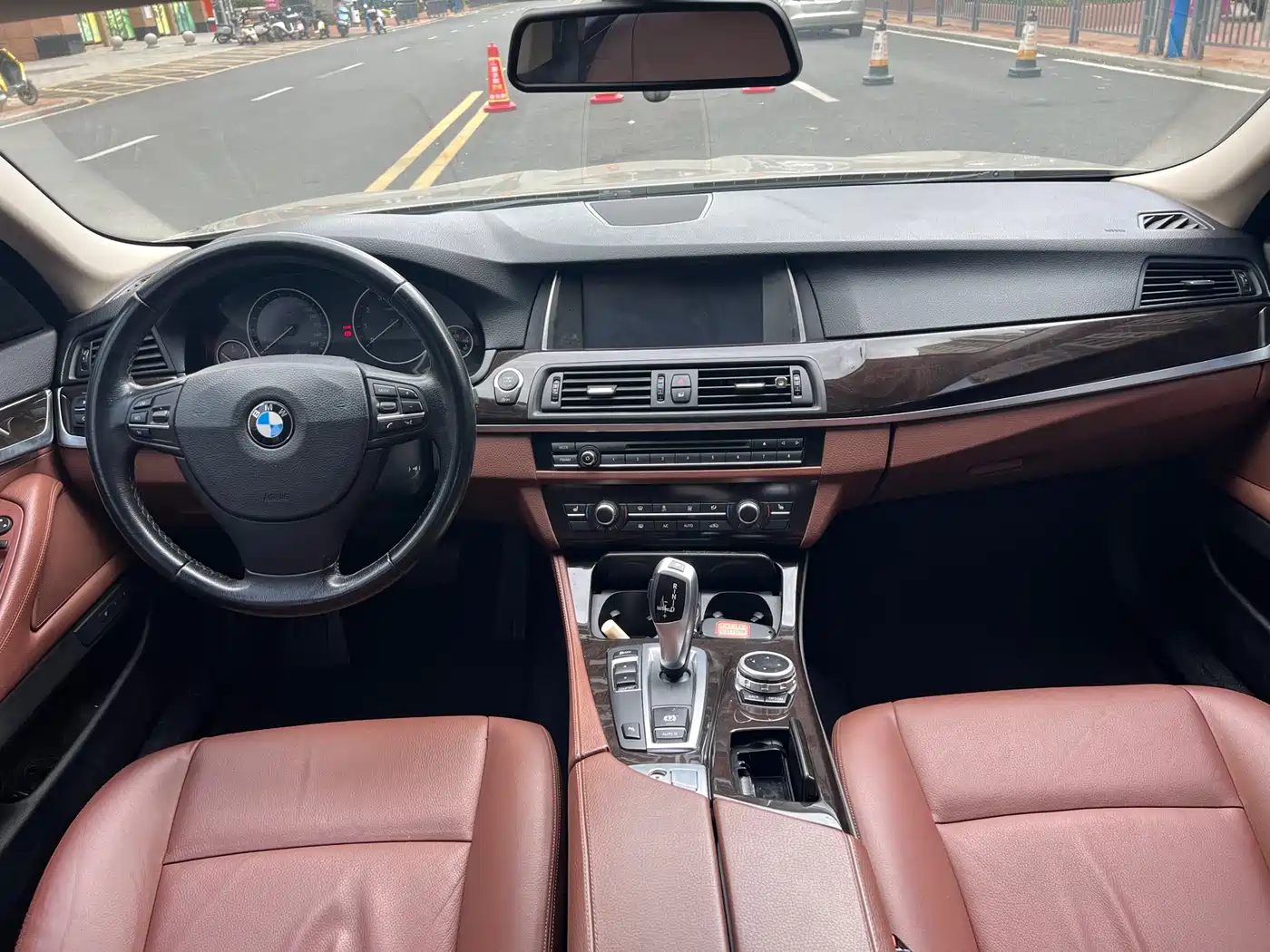 BMW 5 Series 2014 525Li Leading фото 12