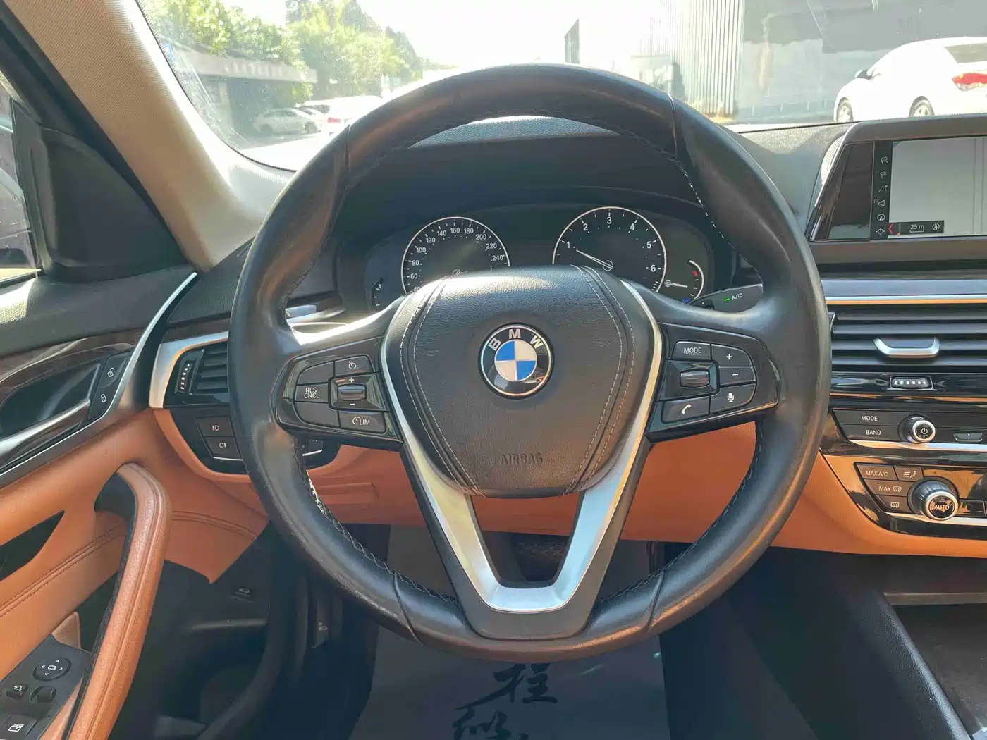 BMW 5 Series 2018 528Li Launch Special Edition фото 11