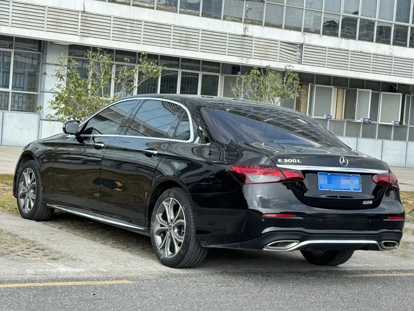 Mercedes-Benz E-Class 2022 E 300 L Sport Luxury фото 18