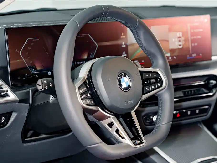 BMW 3 Series 2025 330Li M Sport Night Edition фото 10