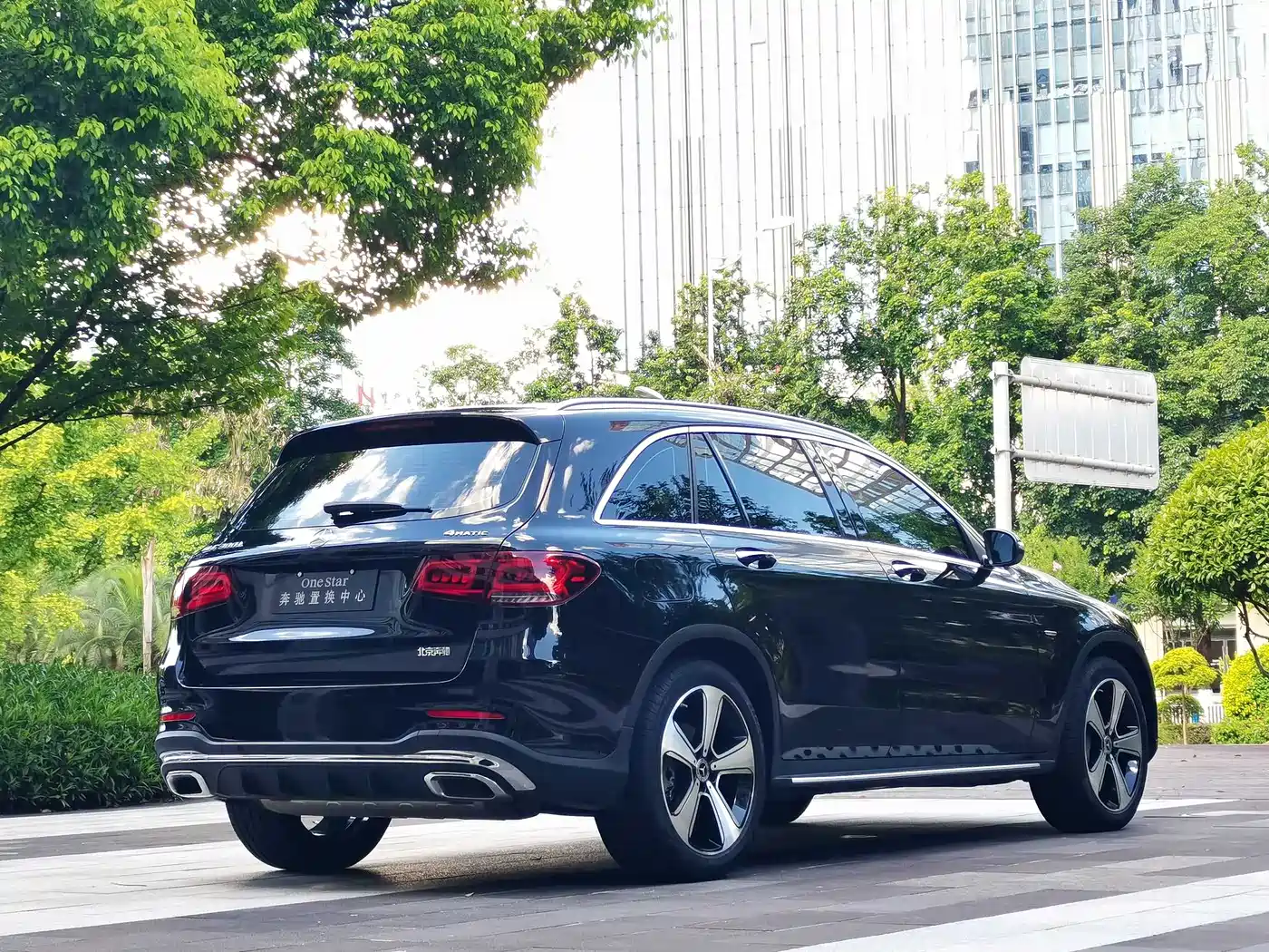 Mercedes-Benz GLC 2022 Facelift GLC 300 L 4MATIC Dynamic Collector's Edition фото 6