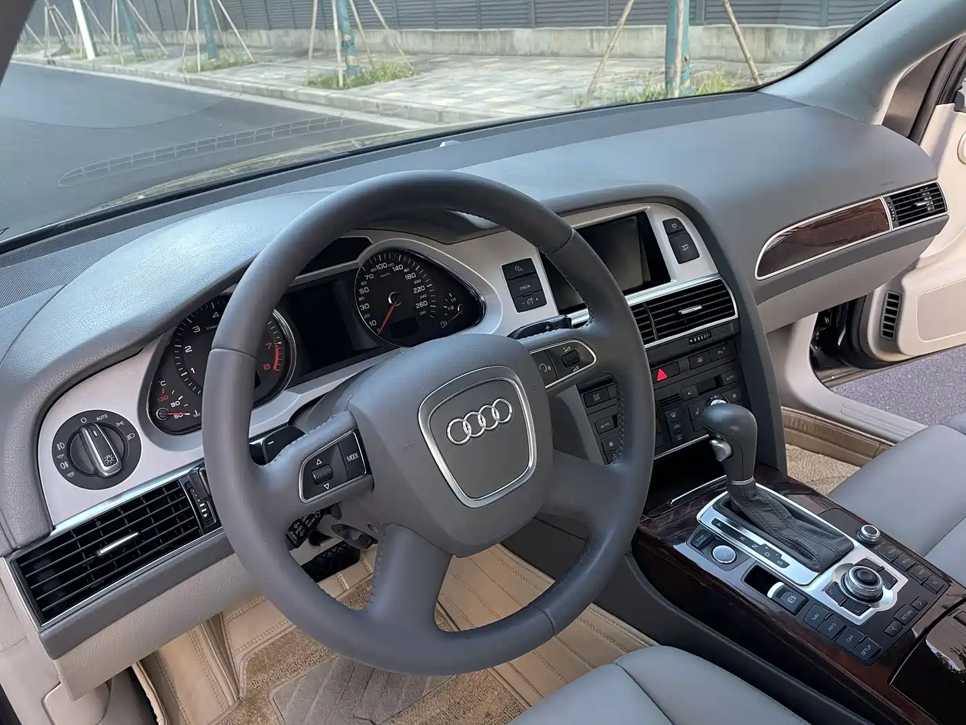 Audi A6L 2010 2.8 FSI Luxury фото 14