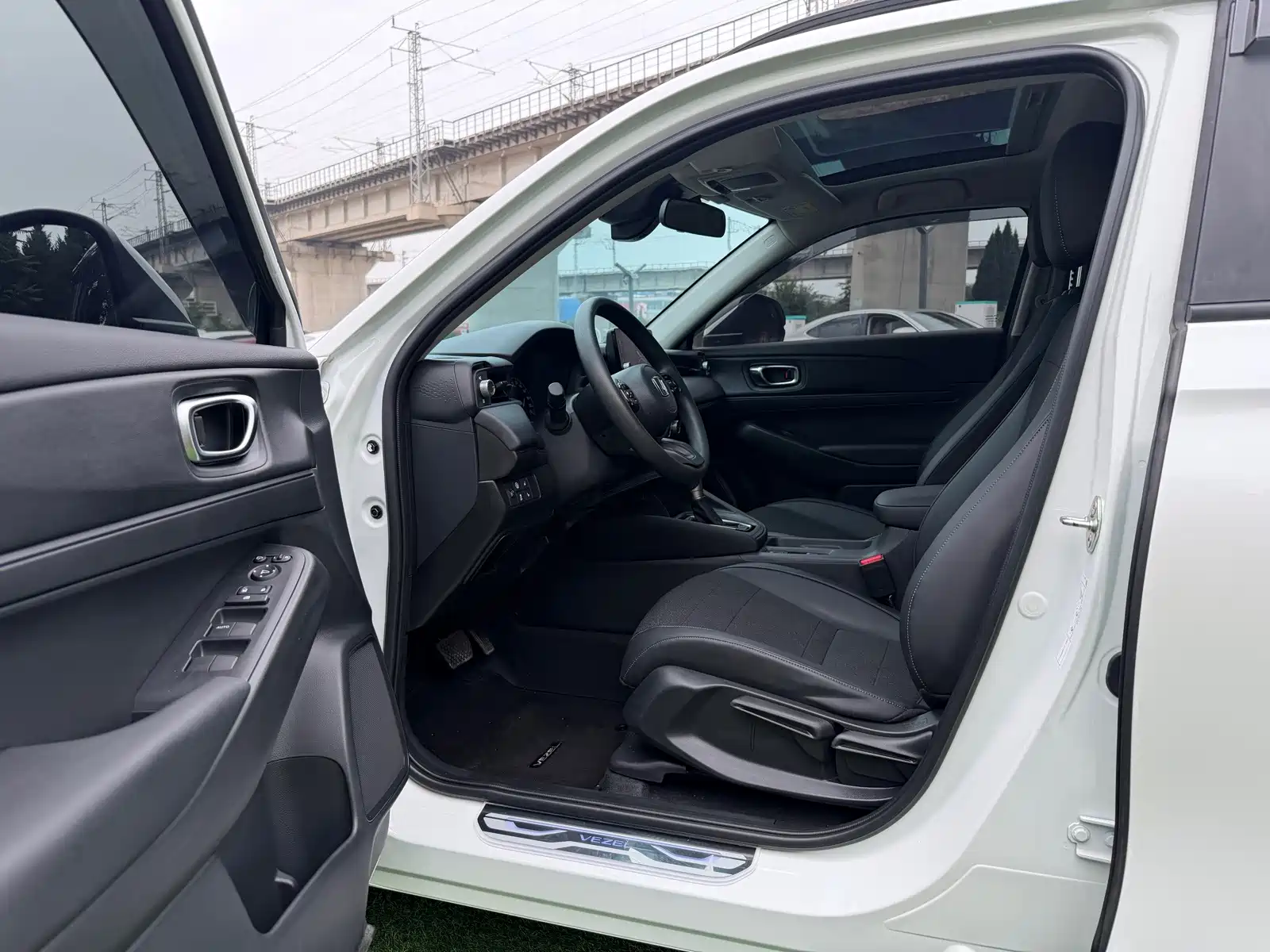 Photo 8 - Honda Vezel