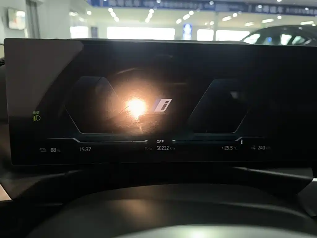 Фото 12 - BMW i3