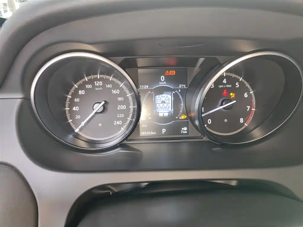 Land Rover Discovery Sport 2018 240PS PURE Edition фото 12