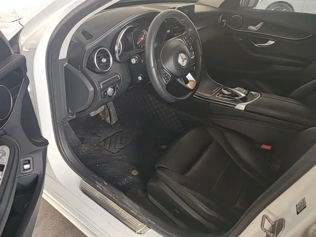 Mercedes-Benz C-Class 2015 Facelift C 180 L Sport фото 16