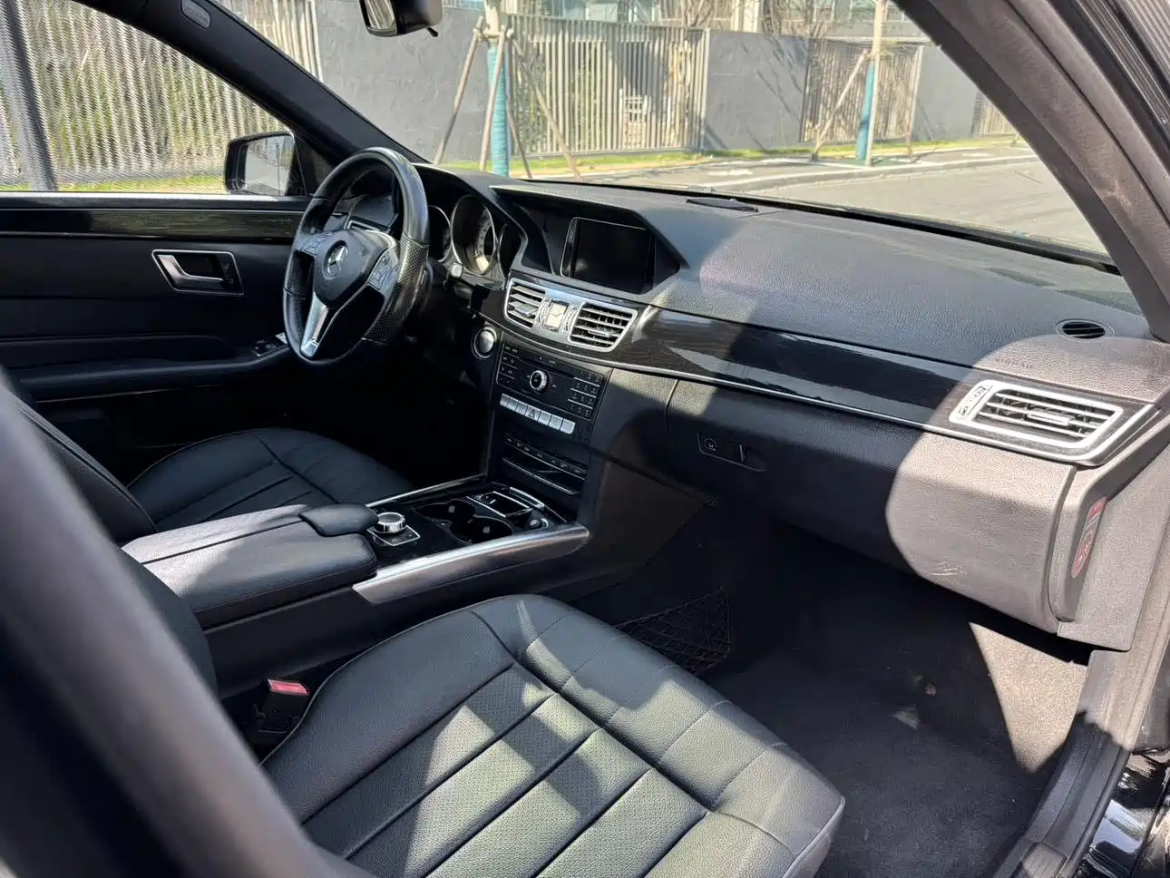 Mercedes-Benz E-Class 2015 Facelift E 180 L Sport фото 10