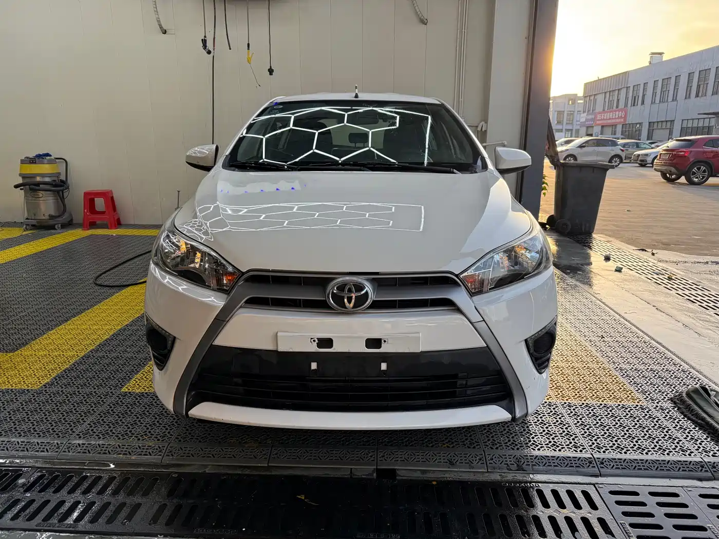 Toyota YARiS L Zhi Xuan 2016 1.5E Auto Sport Edition фото 2