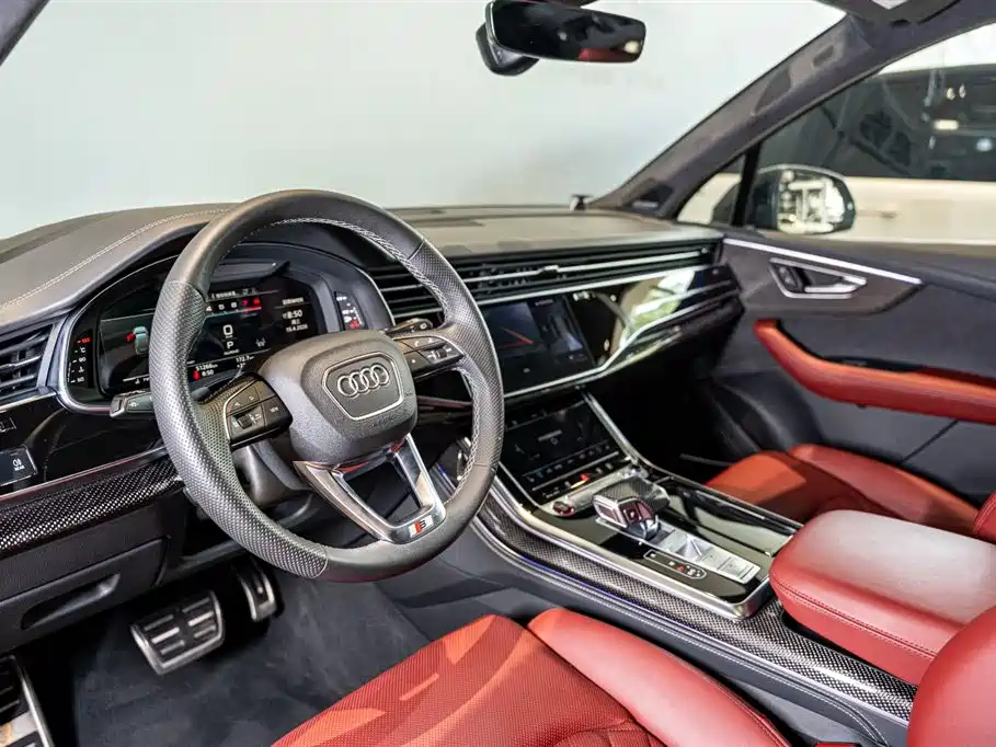 Audi SQ7 2024 4.0 TFSI Dark Knight Edition фото 6