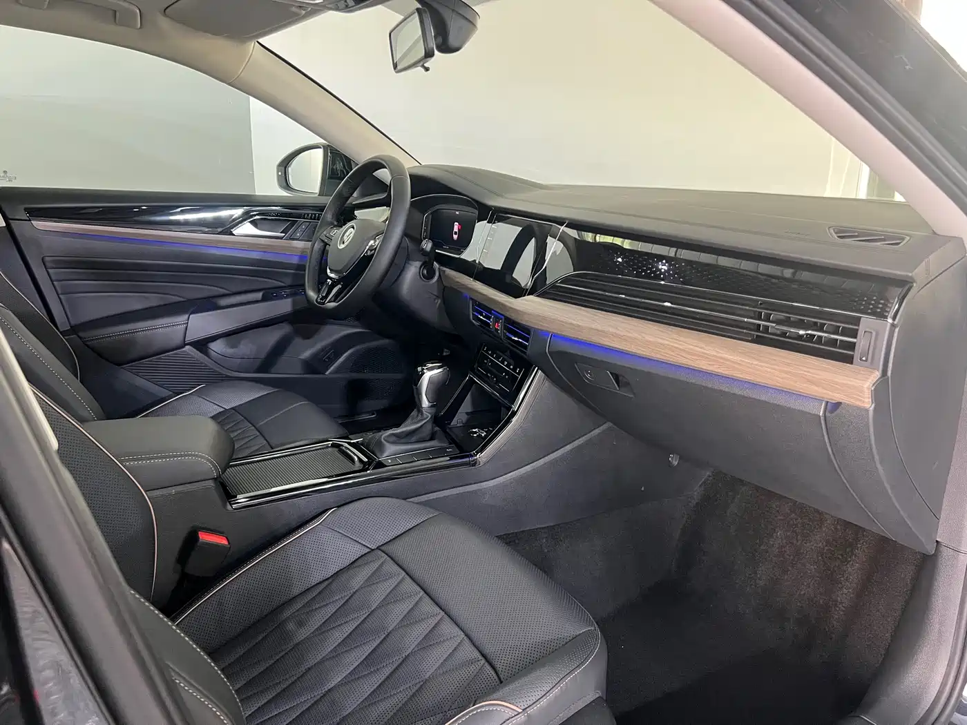 Volkswagen Passat 2020 Facelift 330TSI Luxury China VI фото 16