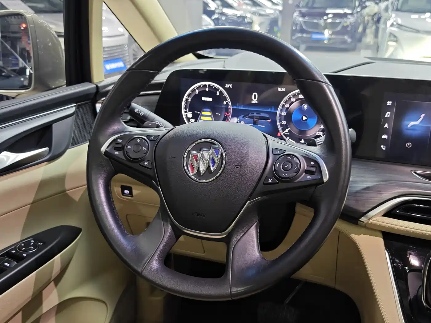 Buick GL8 2023 ES Landmaster Exclusive фото 11