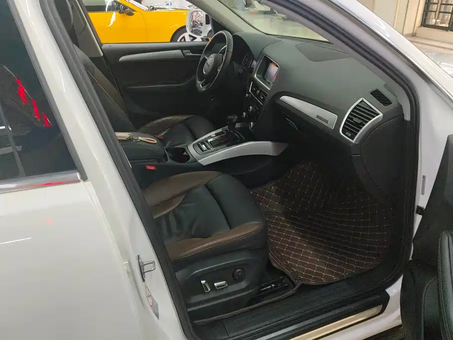 Audi Q5 2018 2017 Plus 40 TFSI Technology