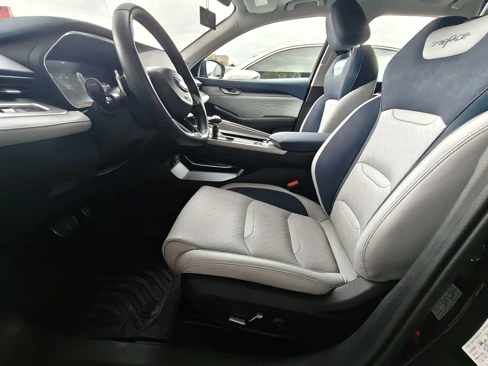 Фото 4 - Geely Preface
