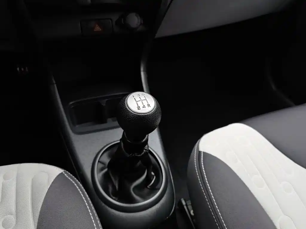 Photo 13 - Suzuki Alto