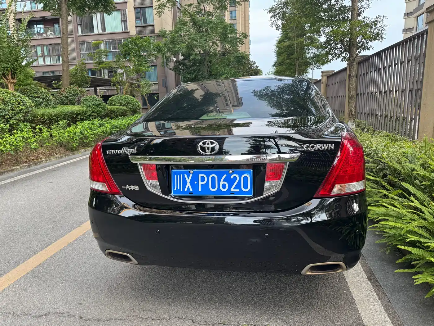 Фото 4 - Toyota Crown