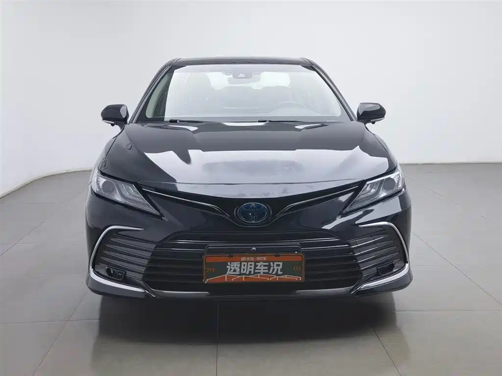 Toyota Camry 2023 Hybrid 2.5HG Luxury Edition фото 3