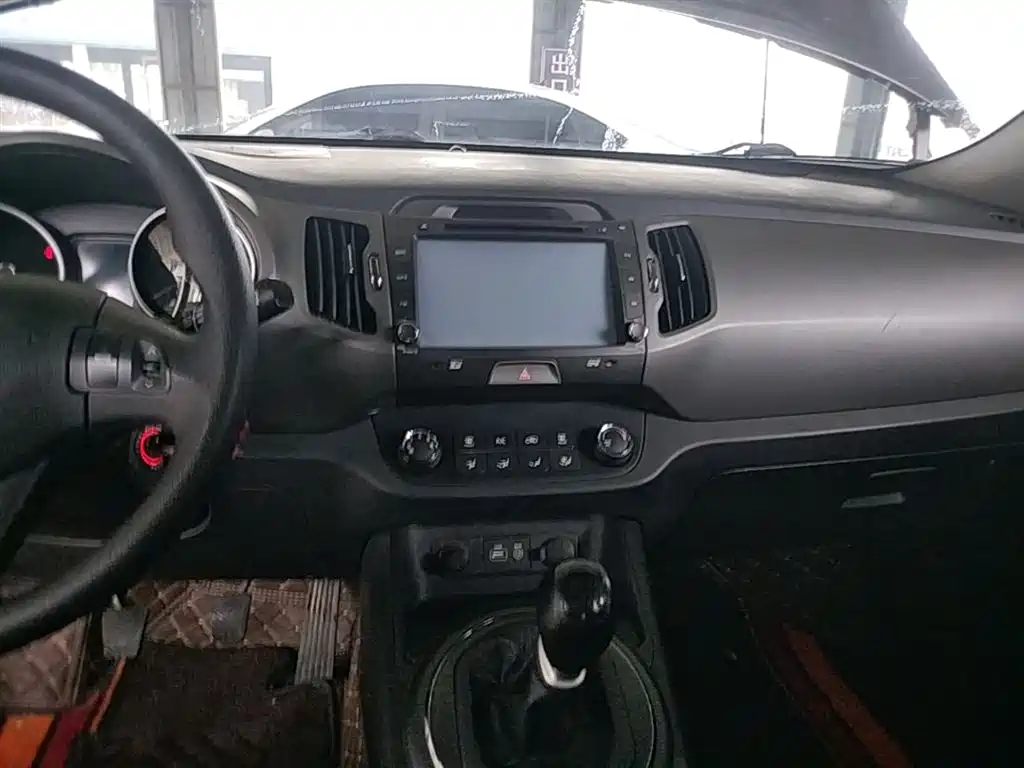 Kia Sportage 2016 2.0L Manual 2WD GL фото 13