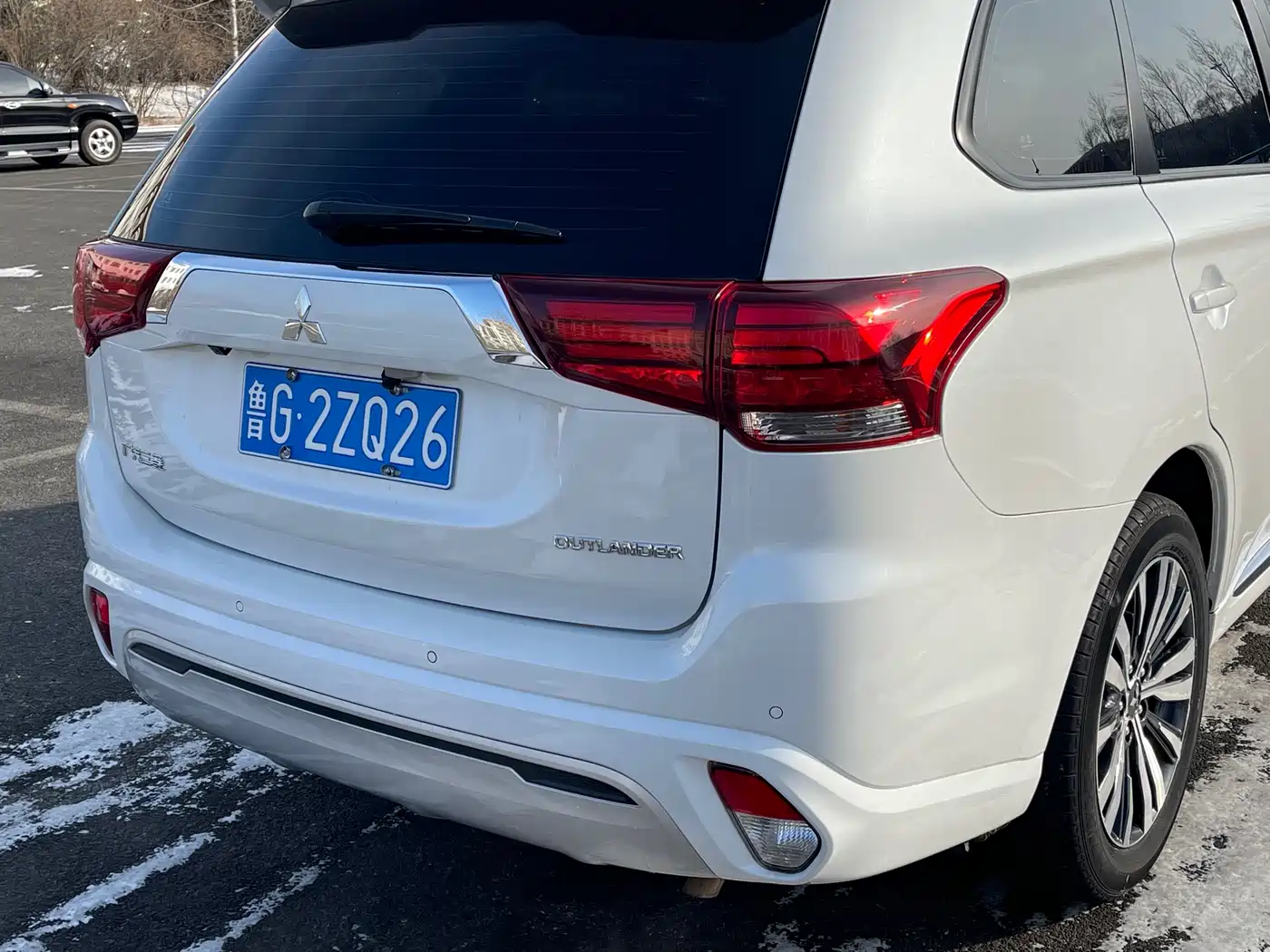 MITSUBISHI OUTLANDER