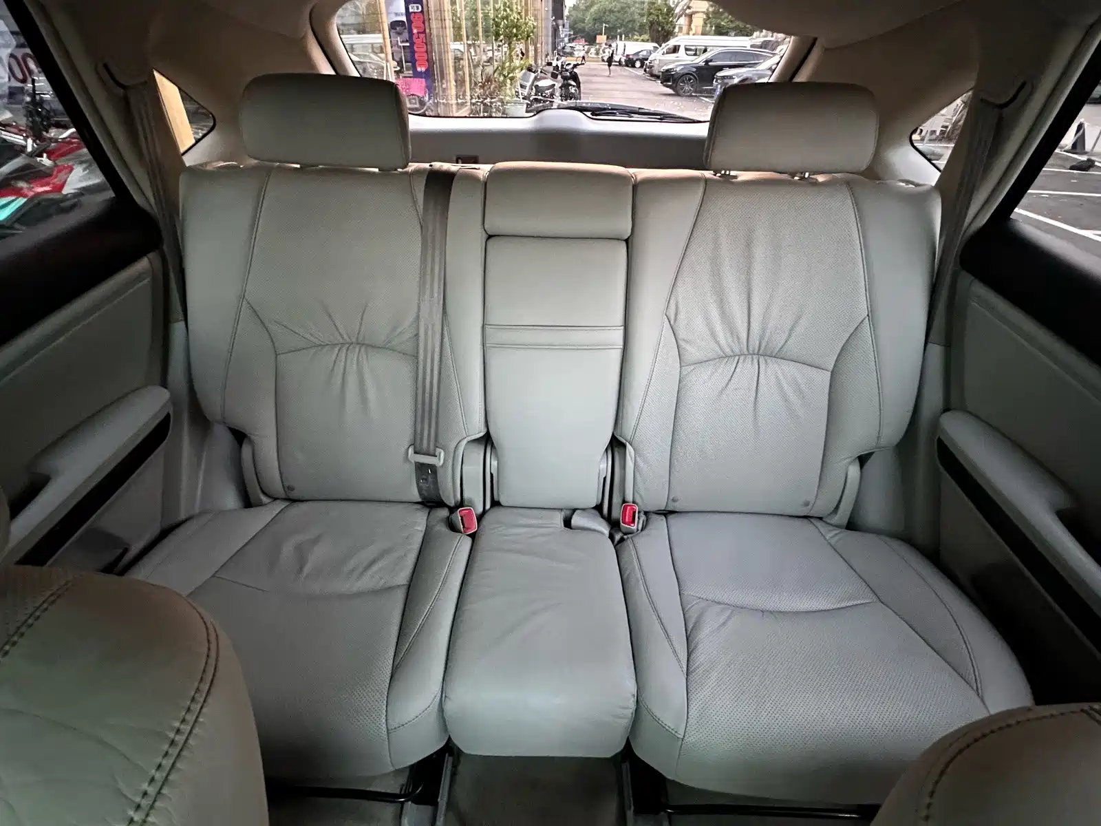 صورة 14 - Lexus RX Classic