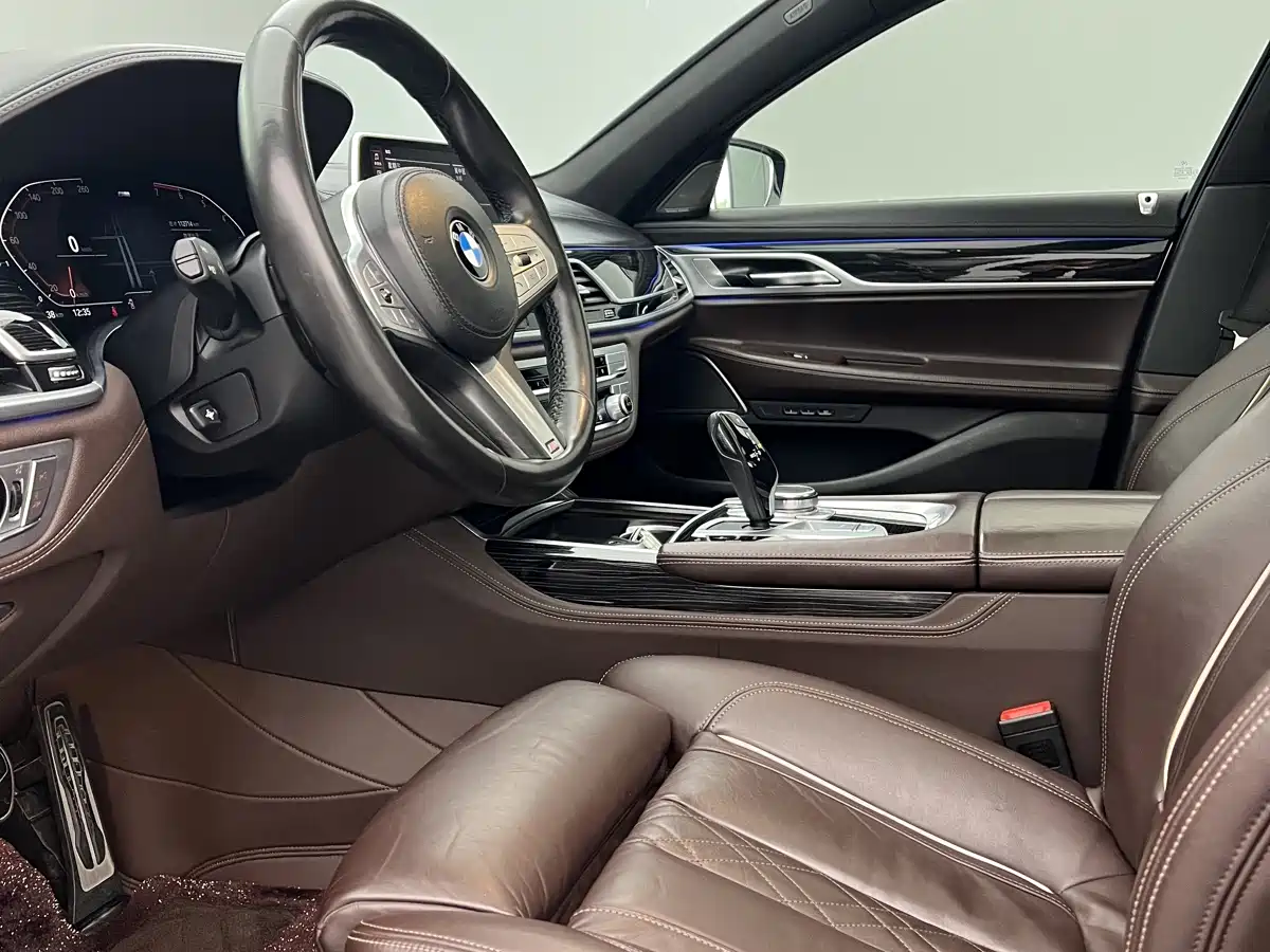 BMW 7 Series 2021 Model 730Li M Sport Package фото 16