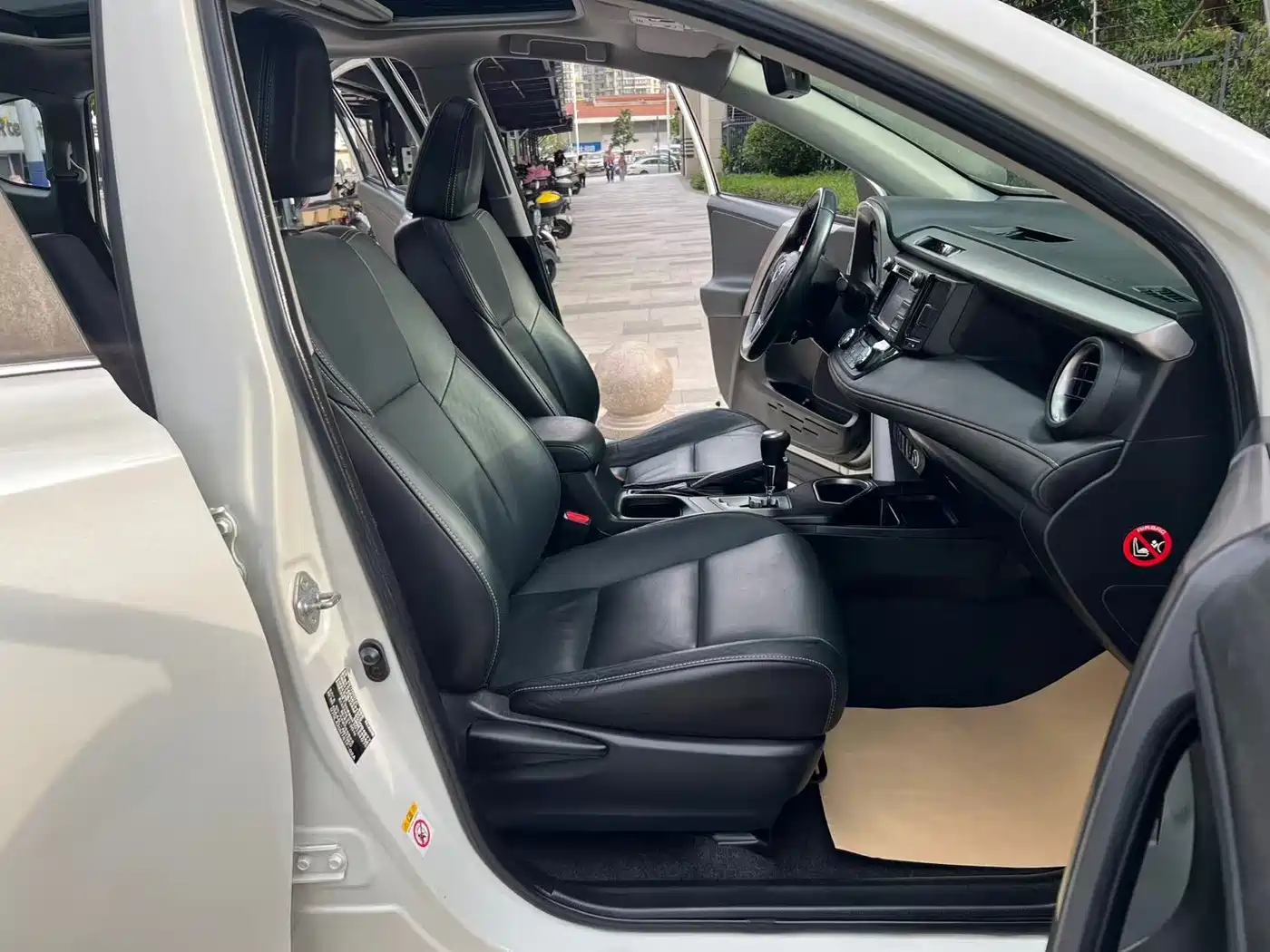 Toyota RAV4 Rongfang 2016 2.5L Automatic 4WD Premium фото 8