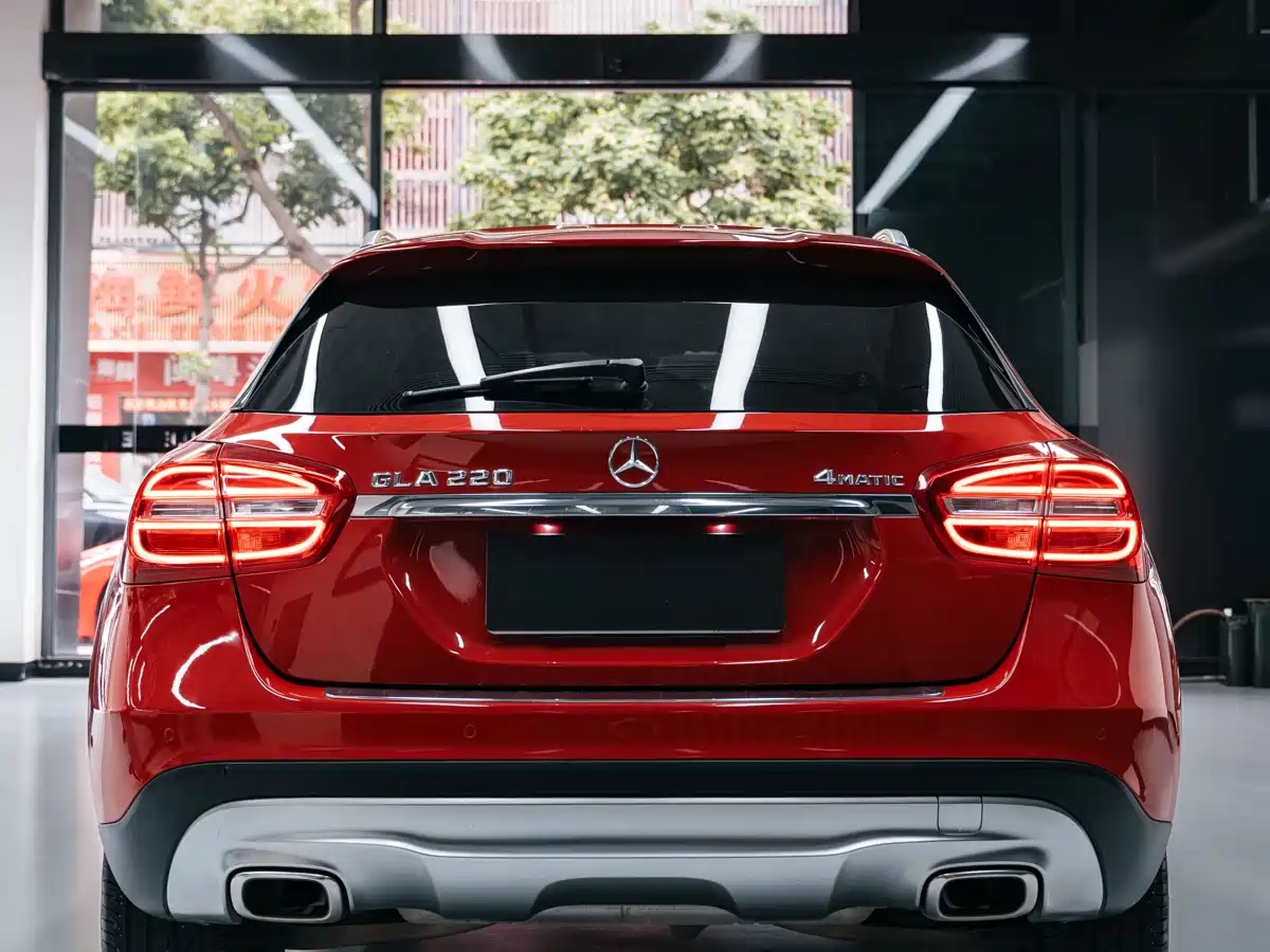 Mercedes-Benz GLA 2015 GLA 220 4MATIC Fashion Edition фото 4