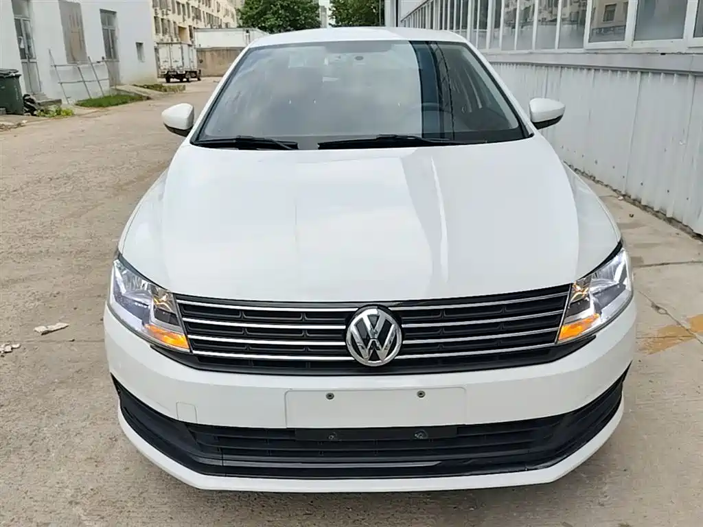Volkswagen Lavida 2015 1.6L Automatic Trend Edition фото 3