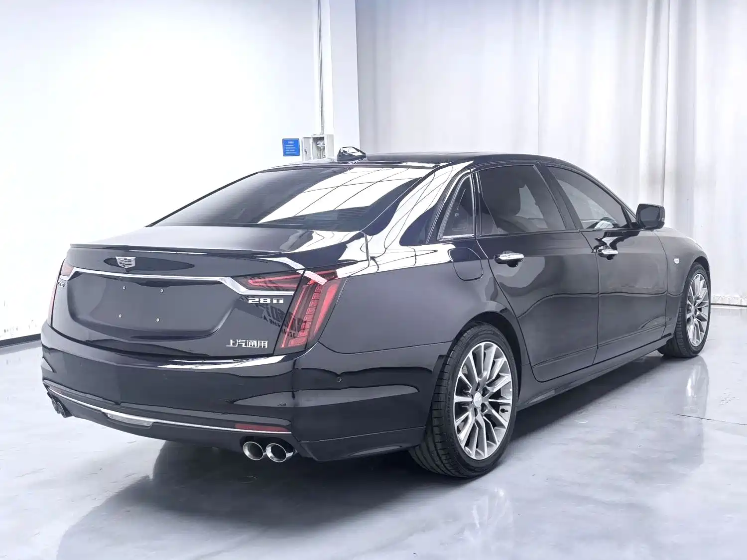 Photo 11 - Cadillac CT6
