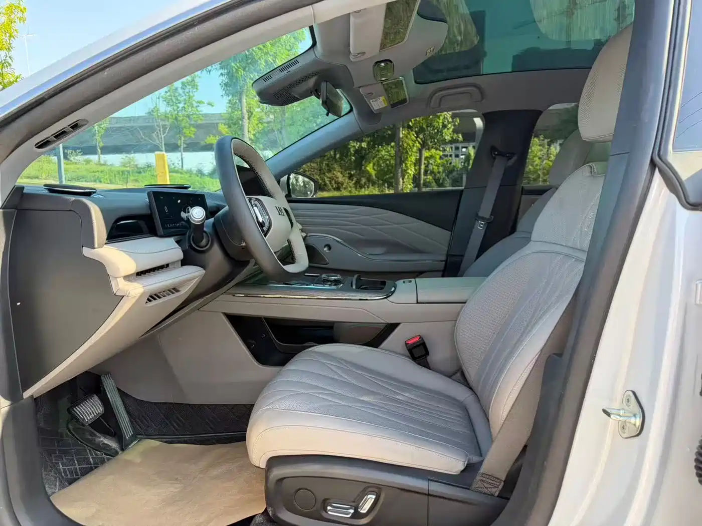 Geely Galaxy Galaxy Xingyao 8 2025 130km EM-i Premium Edition фото 6