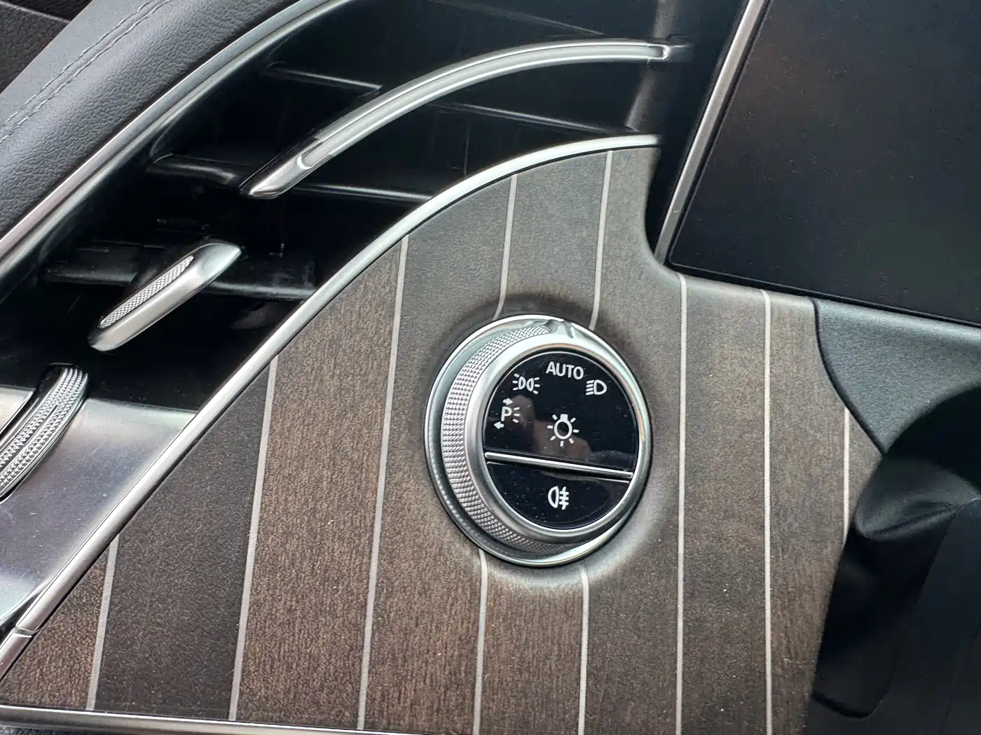 Mercedes-Benz E-Class 2024 E 300 L Fashion фото 16