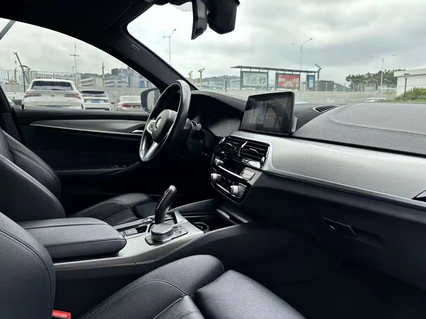 BMW 5 Series (Import) 2020 Model 525i M Sport Package фото 12