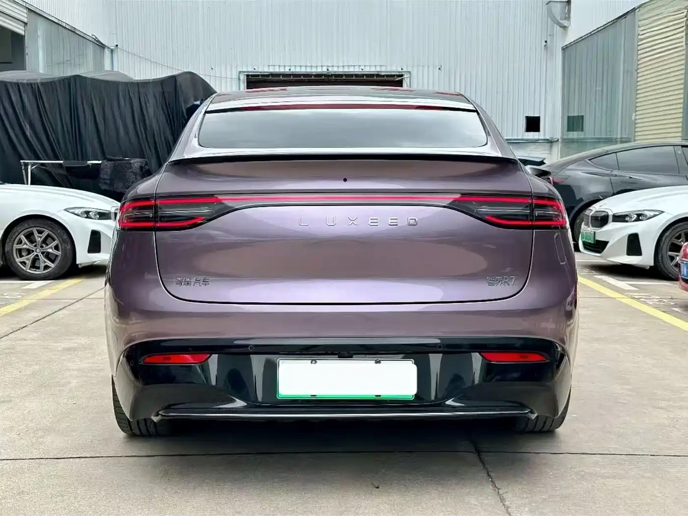 Фото 8 - Zhijie Luxeed R7