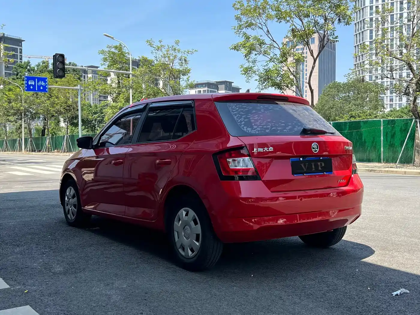 Škoda Fabia 2015 1.4L Automatic Advance Edition фото 9
