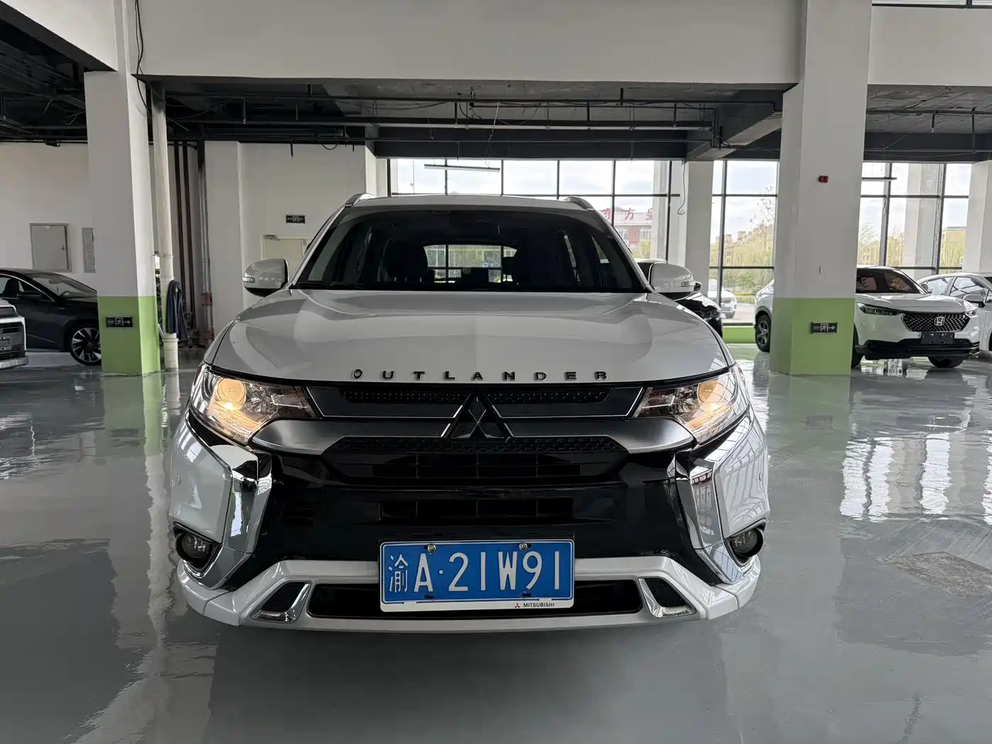 mitsubishi outlander