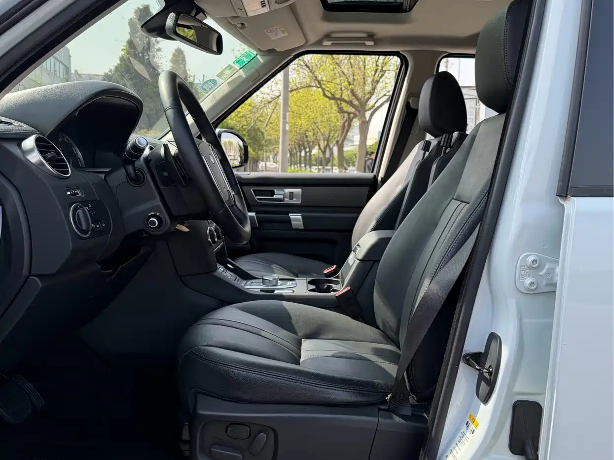 Land Rover Discovery 2016 3.0 SC V6 HSE фото 6