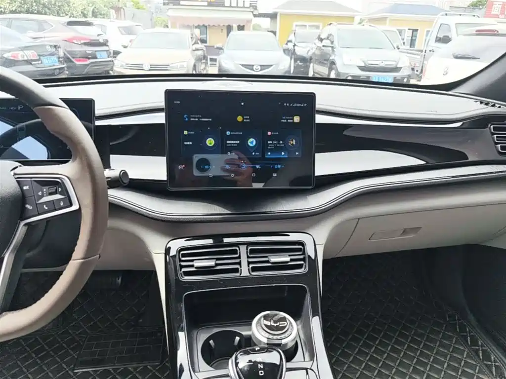 BYD Qin PLUS 2025 DM-i Smart Drive 55KM Leader фото 13