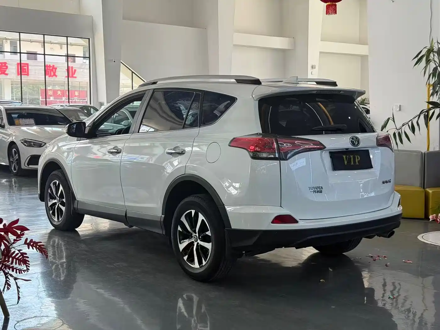 Toyota RAV4 Rongfang 2016 2.0L CVT 2WD Trend (China V) фото 7