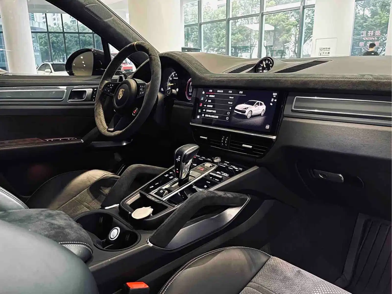 Photo 5 - Porsche Cayenne