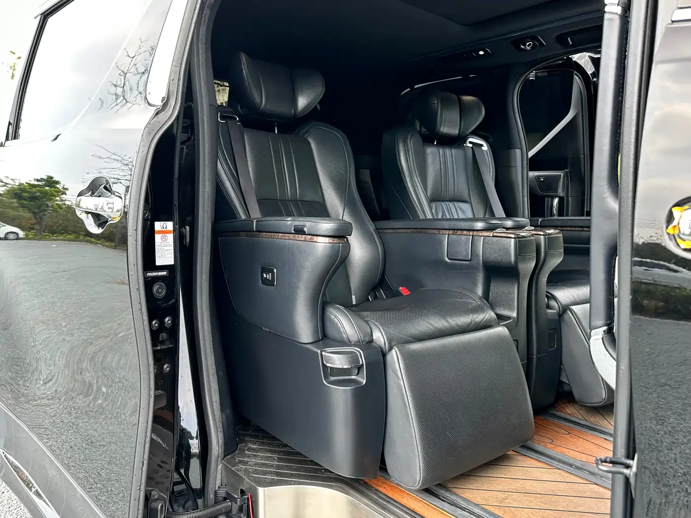 Toyota Alphard 2018 Facelift 3.5L Premium Edition фото 17
