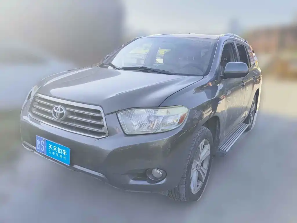 Фото 1 - Toyota Highlander