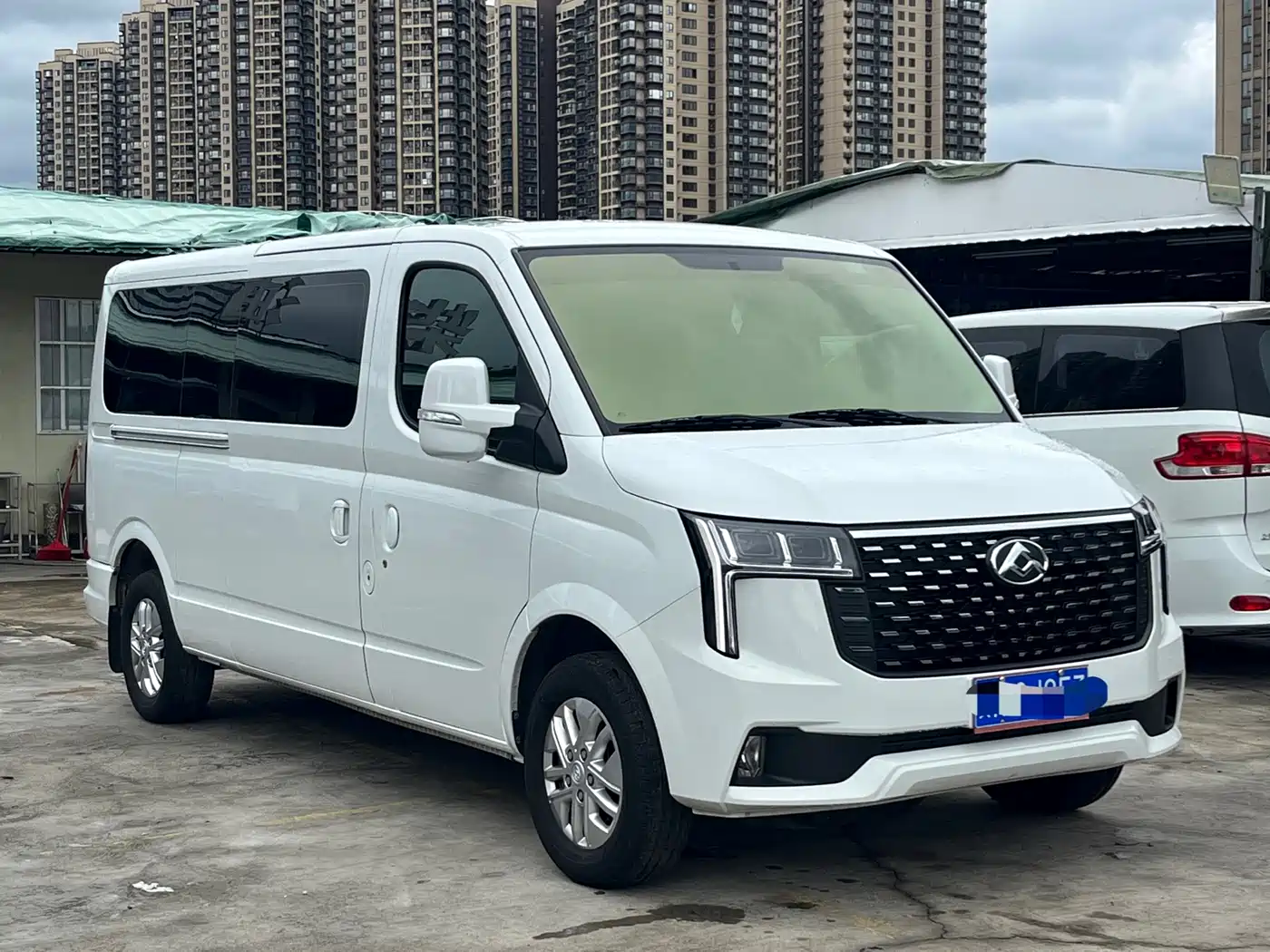 SAIC Maxus Xintu V80 2025 2025 PRO Aoyun 2.0T AMT Long Wheelbase Ultra-Low Roof 6/7/8/9-Seater