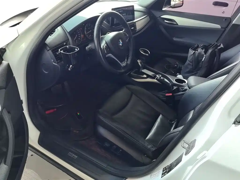 BMW X1 2015 xDrive20i Fashion фото 15