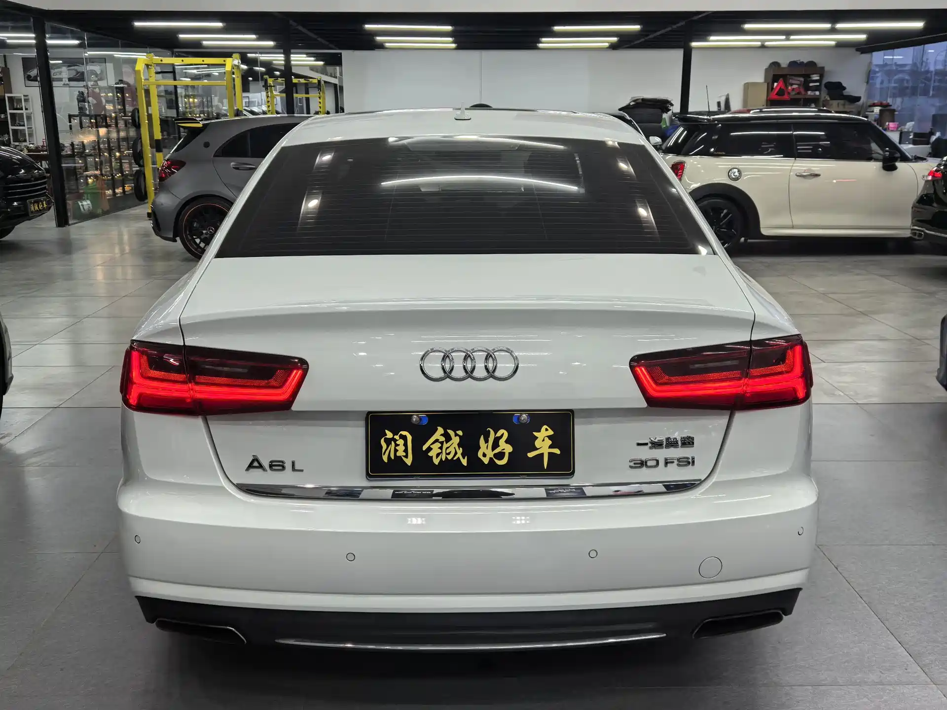 Фото 4 - Audi A6L