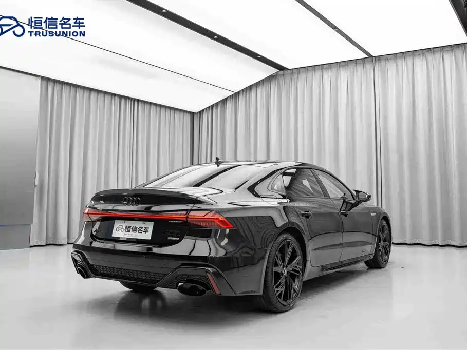Audi A7L 2024 45 TFSI quattro S-line Black Warrior Edition фото 5